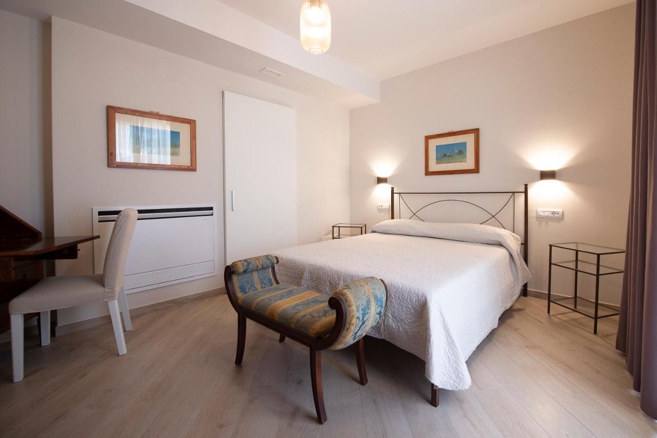 Villino Micol Camere A Due Passi Dal Mare มารีนาดีคาร์รารา ภายนอก รูปภาพ